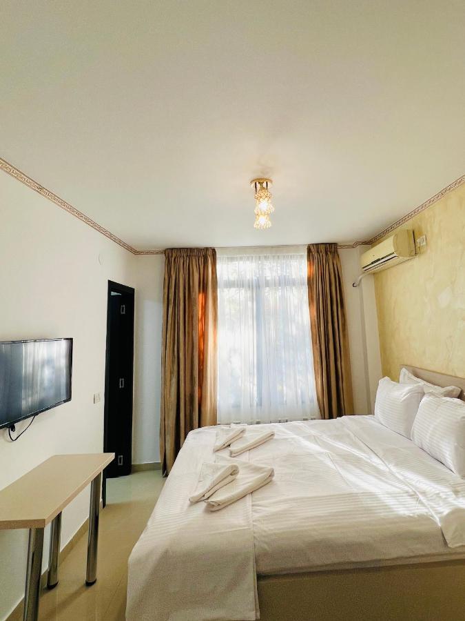 Hotel Marina 2 Бухарест Экстерьер фото