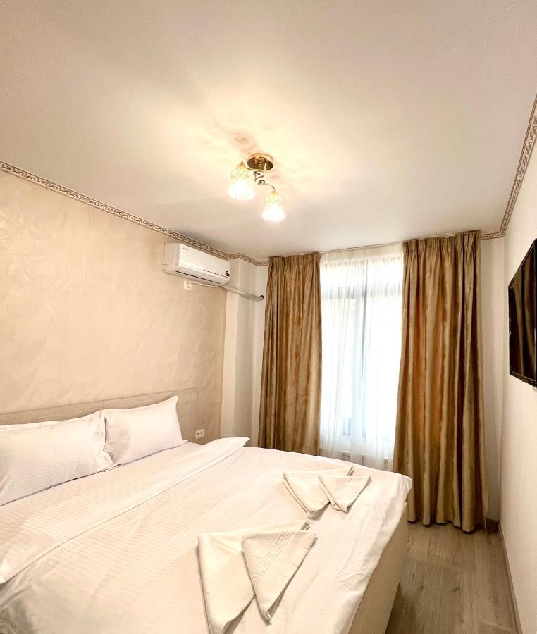 Hotel Marina 2 Бухарест Экстерьер фото