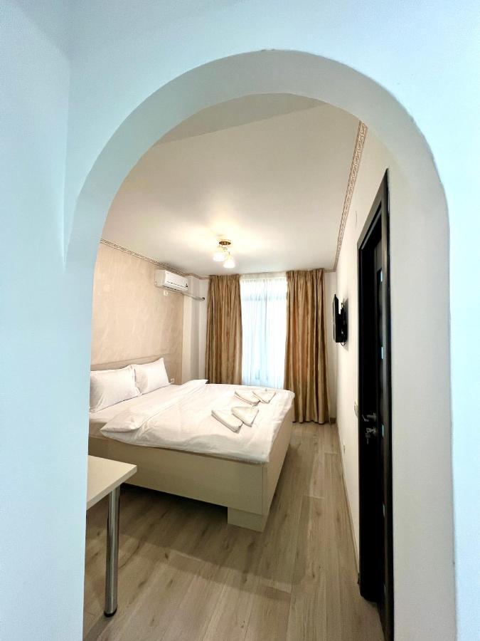 Hotel Marina 2 Бухарест Экстерьер фото
