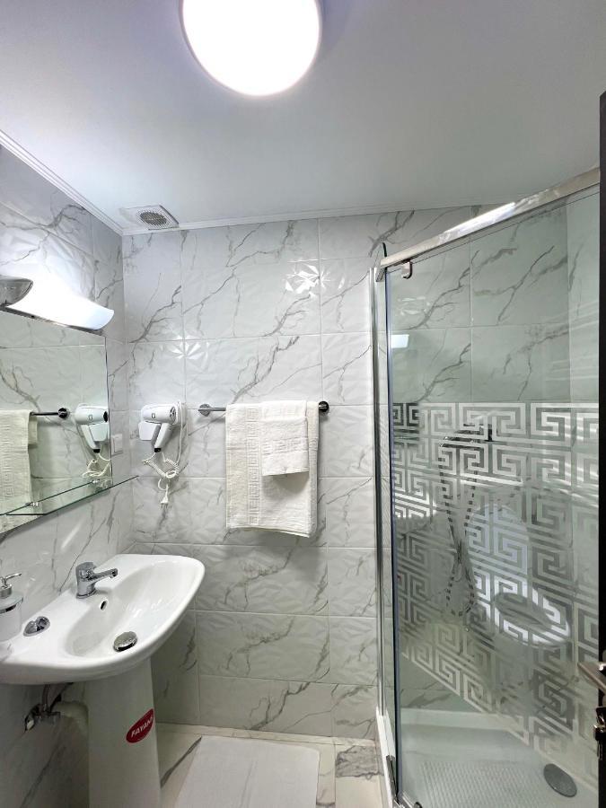 Hotel Marina 2 Бухарест Экстерьер фото