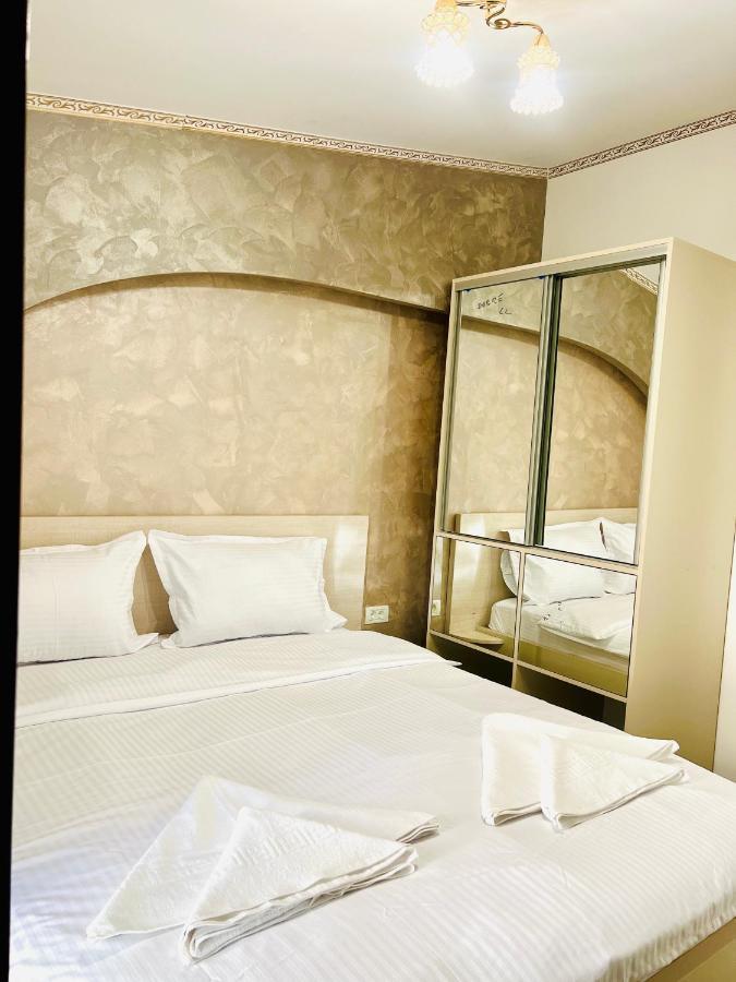 Hotel Marina 2 Бухарест Экстерьер фото