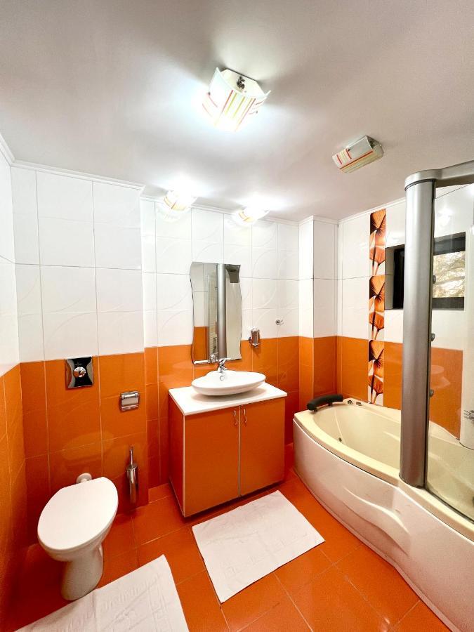 Hotel Marina 2 Бухарест Экстерьер фото