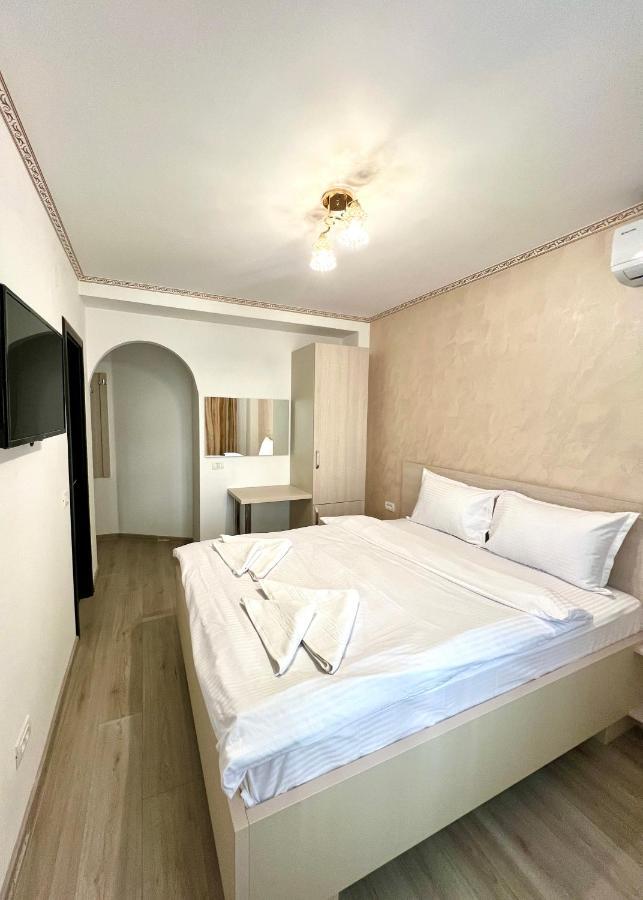 Hotel Marina 2 Бухарест Экстерьер фото